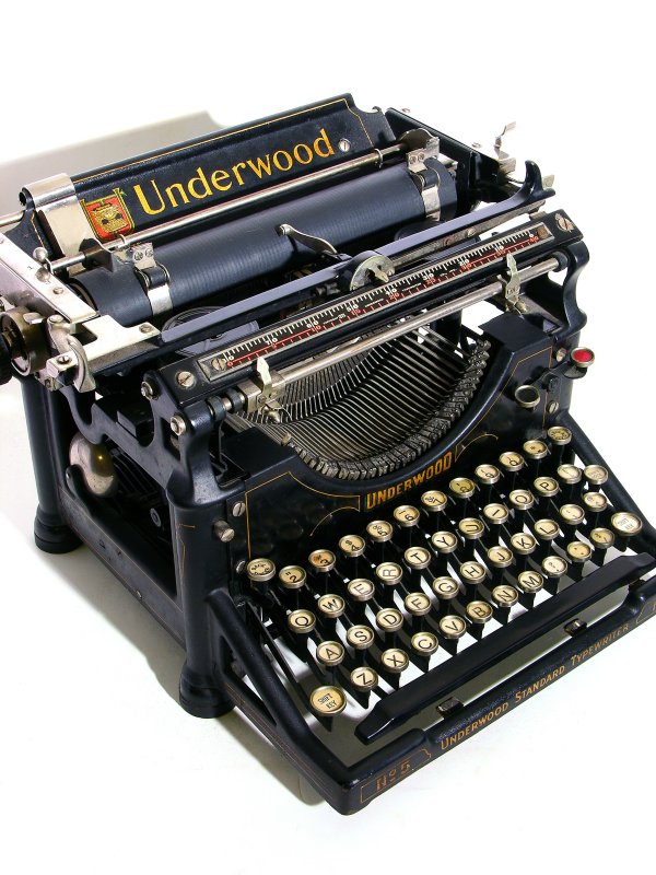 http://sevenels.net/typewriters/large/underwood5.jpg